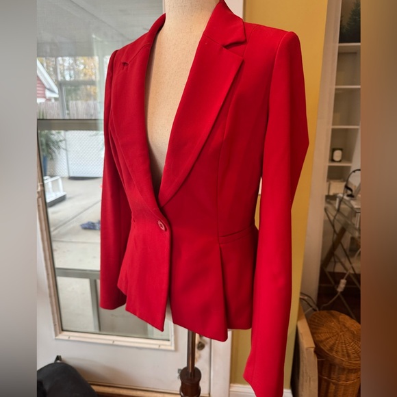 NWOT WHBM  Sz 4 Red Stretch blazer. High quality and perfect for the holidays. - Picture 3 of 6